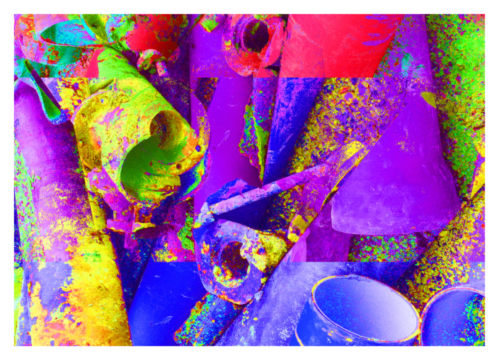 Photo tuyaux et déchets de chantier